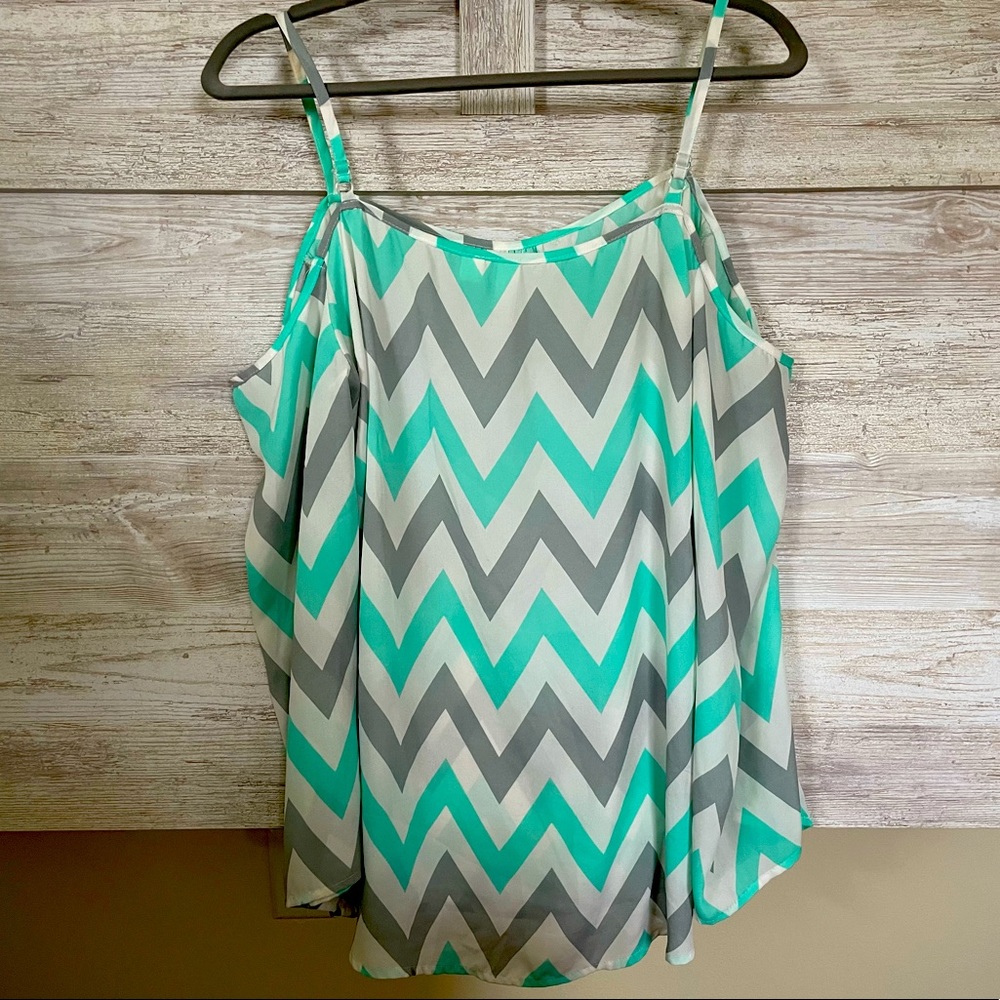 Open shoulder top